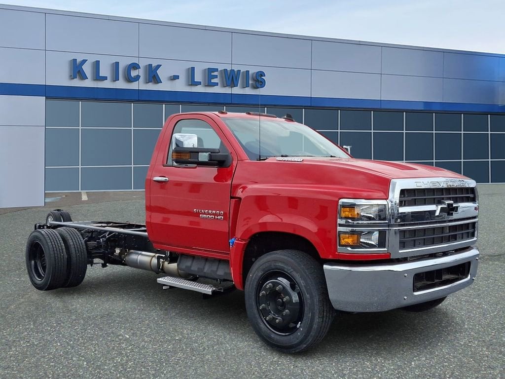 2024 Chevrolet Silverado 4500 Medium Duty Chassis Cab 1LT's photo