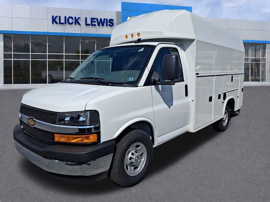 New 2026 Chevrolet Express Cutaway 3500 1WT Cutaway Van