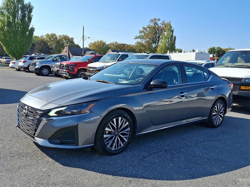 2024 Nissan Altima 2.5 SV photo 3