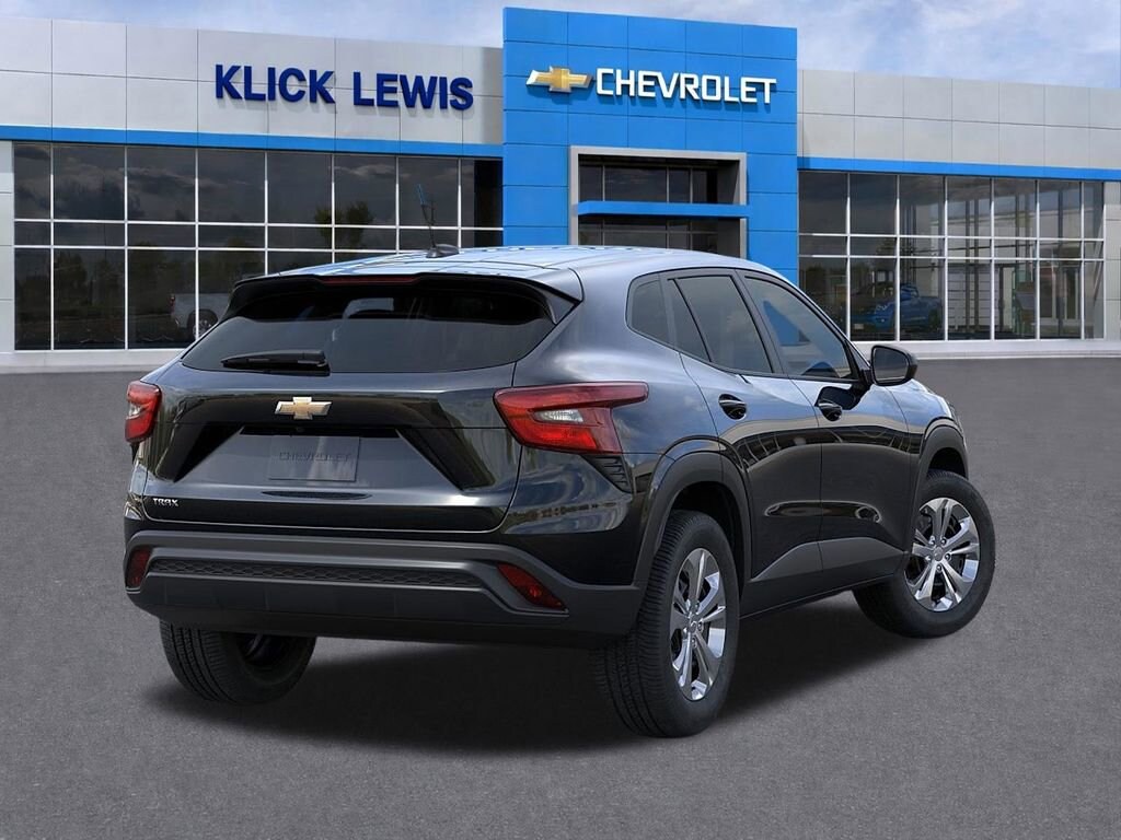 New 2026 Chevrolet Trax LS SUV