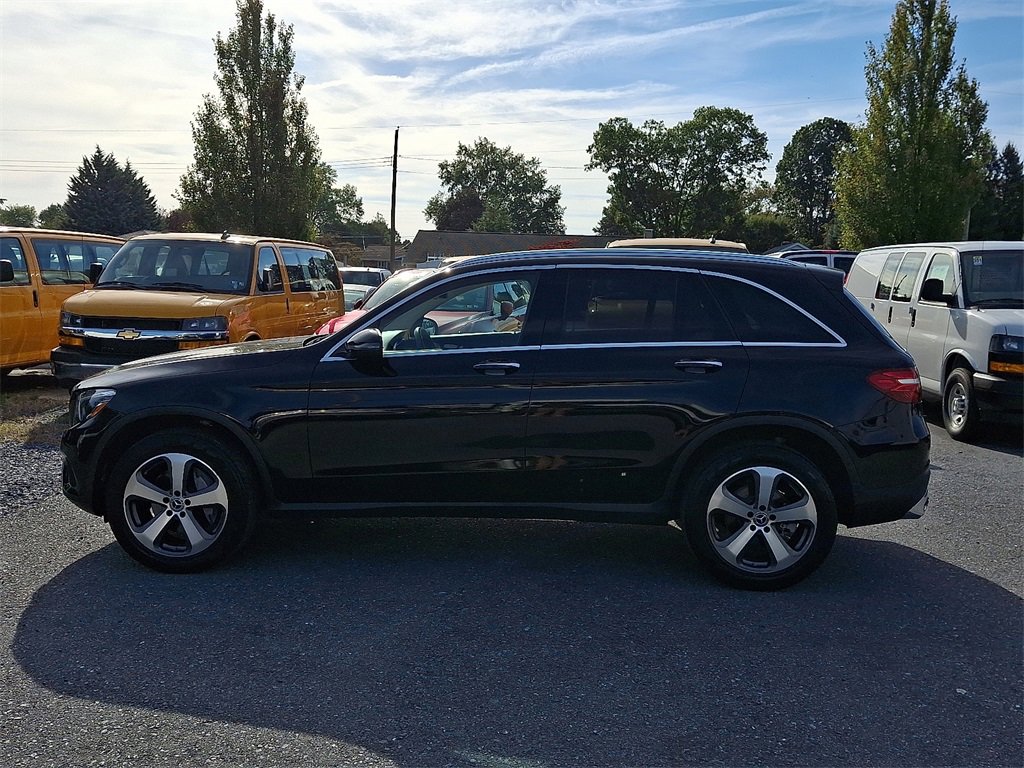 2018 Mercedes Benz GLC 300 photo 3