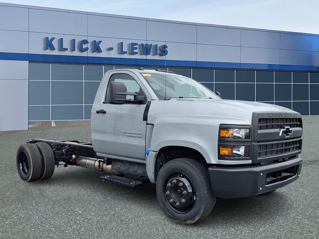 2024 Chevrolet Silverado 4500 Medium Duty Chassis Cab Work Truck's photo