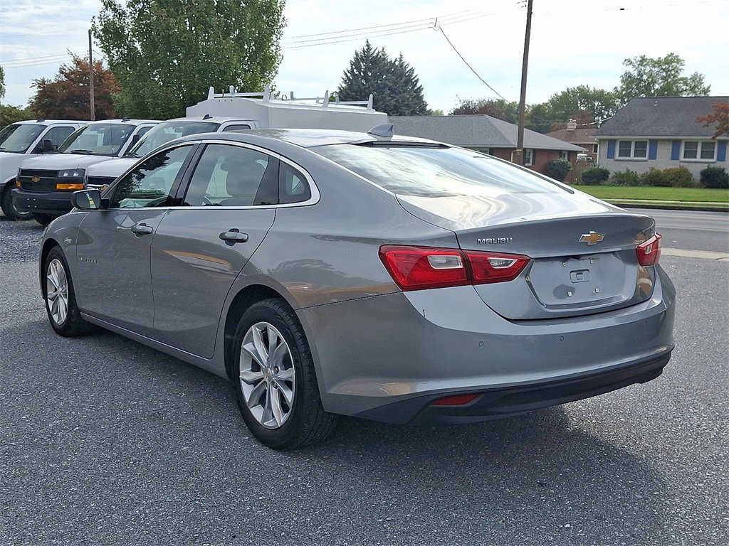 2024 Chevrolet Malibu 1LT photo 2