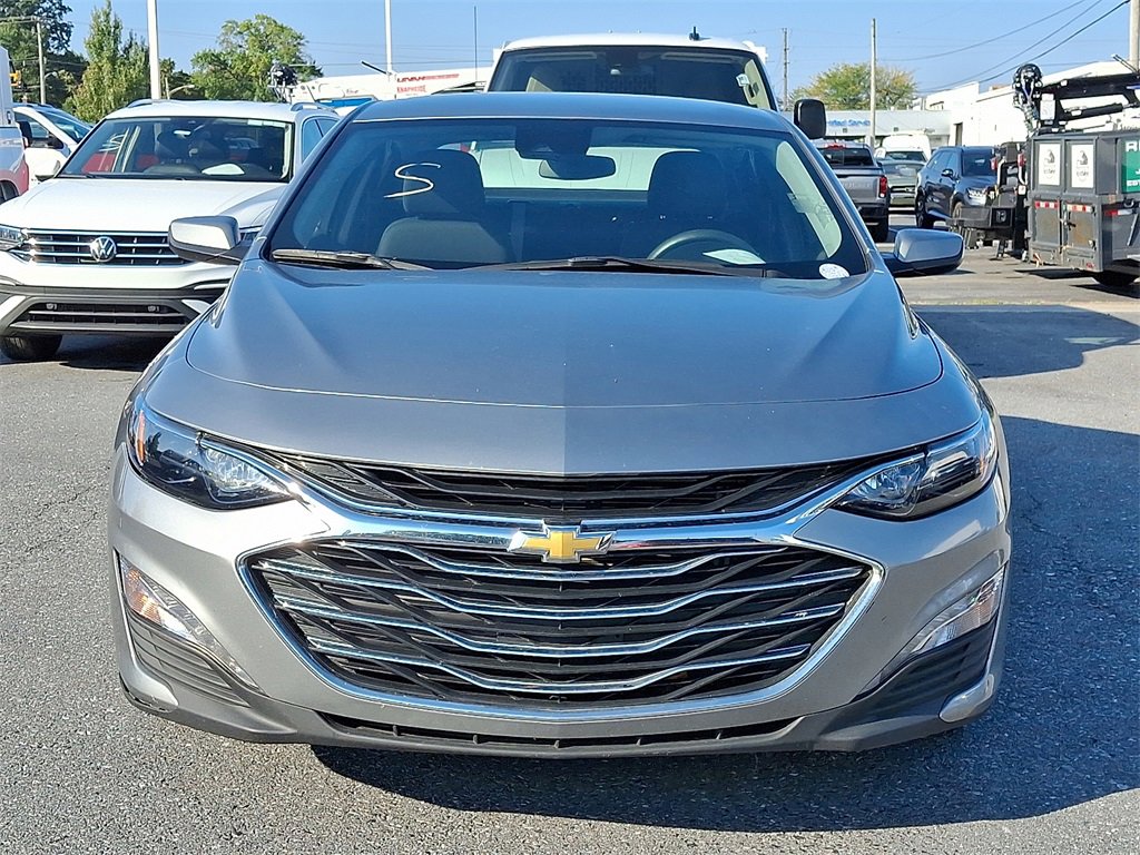2023 Chevrolet Malibu 1LT photo 2