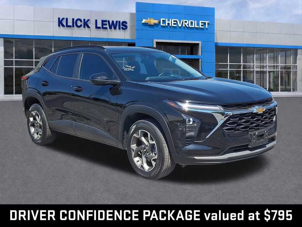Used 2025 Chevrolet Trax LT SUV