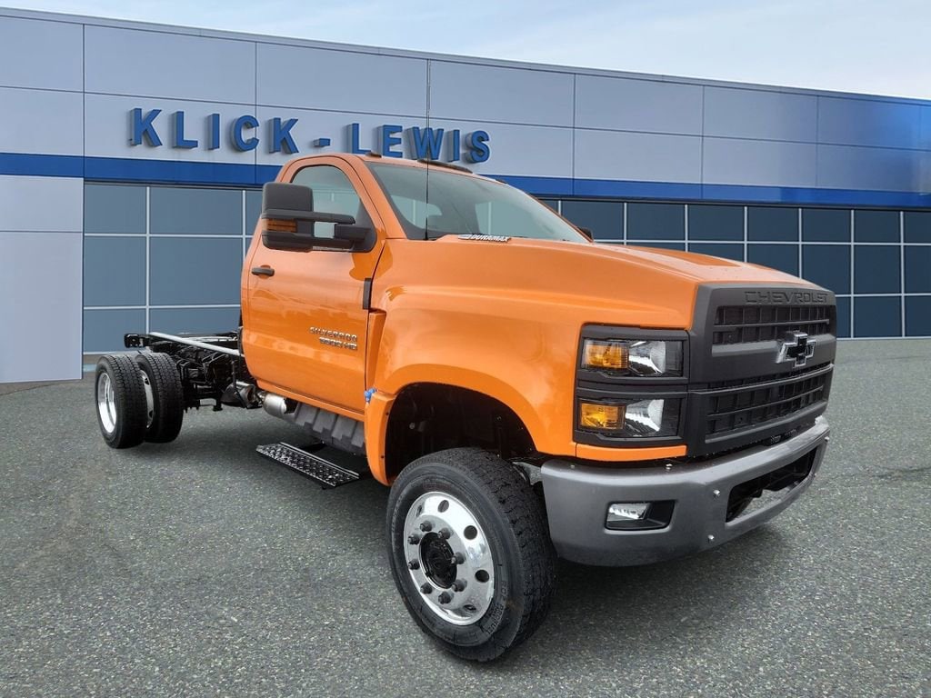 2023 Chevrolet Silverado 4500 Medium Duty Chassis Cab Work Truck's photo
