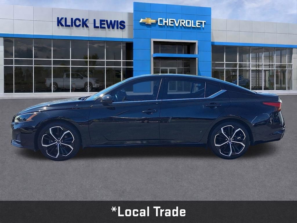 Used 2023 Nissan Altima SR FWD Sedan