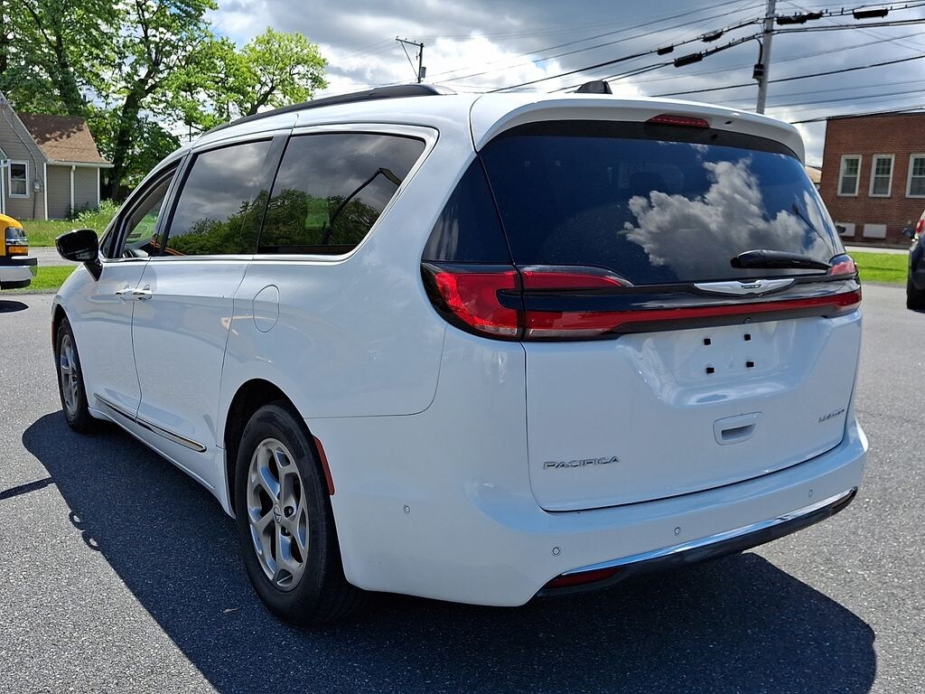 Used 2023 Chrysler Pacifica Limited Van Passenger Van