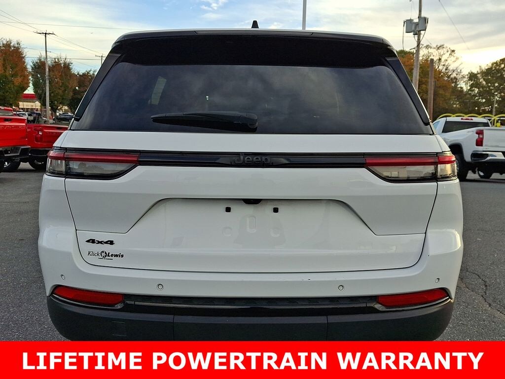 Used 2024 Jeep Grand Cherokee Laredo SUV