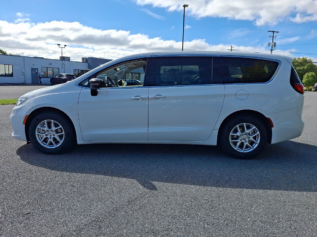 Used 2024 Chrysler Pacifica Touring L Van Passenger Van