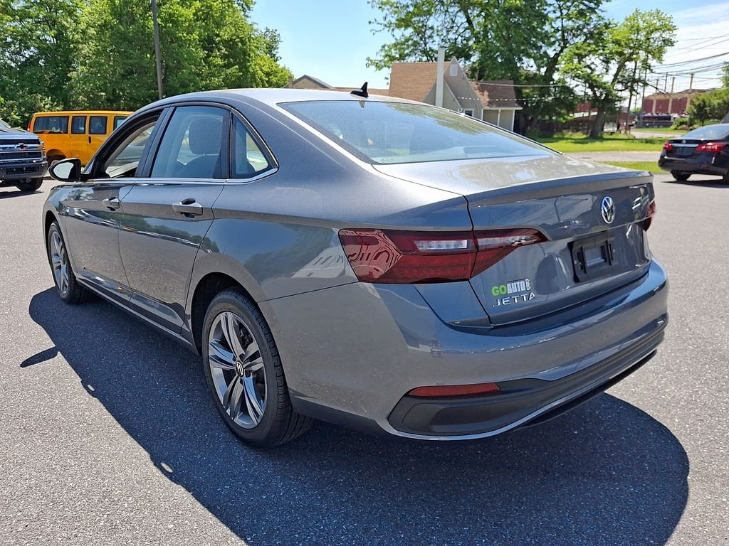 Used 2024 Volkswagen Jetta 1.5T SE Sedan