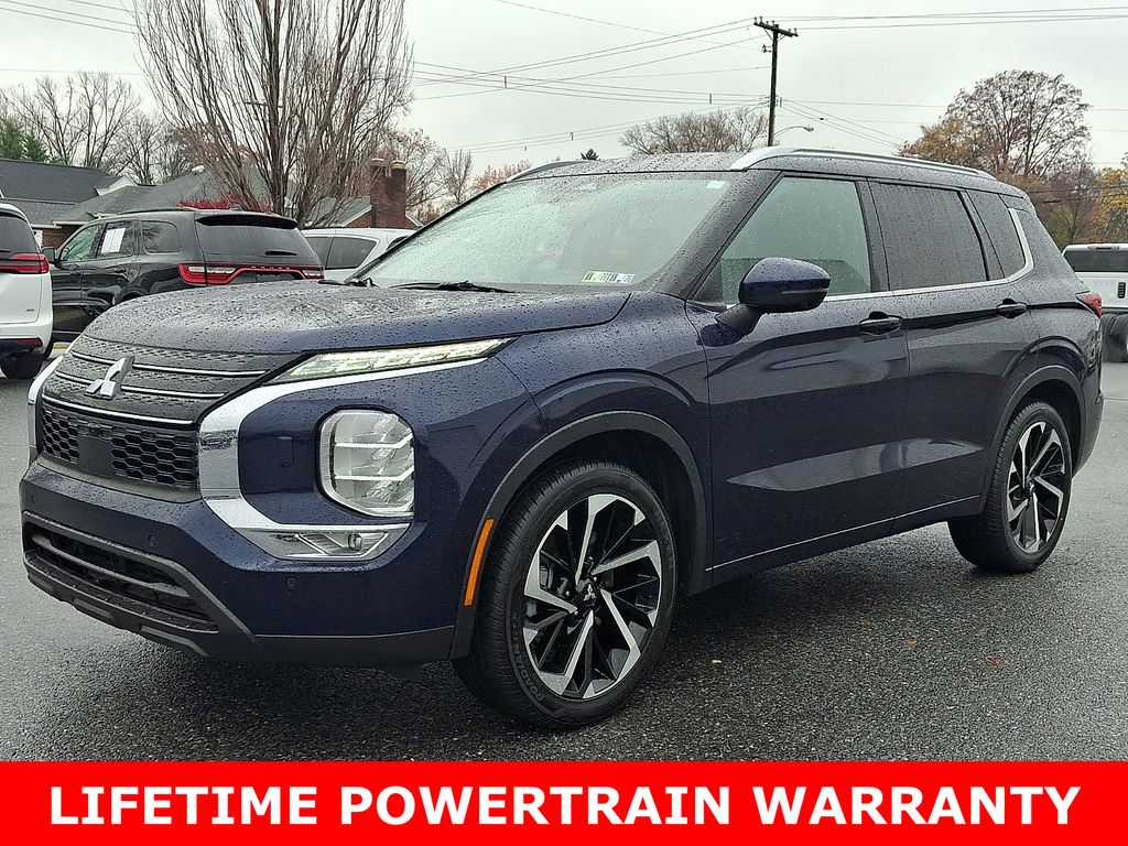2024 Mitsubishi Outlander SEL's photo