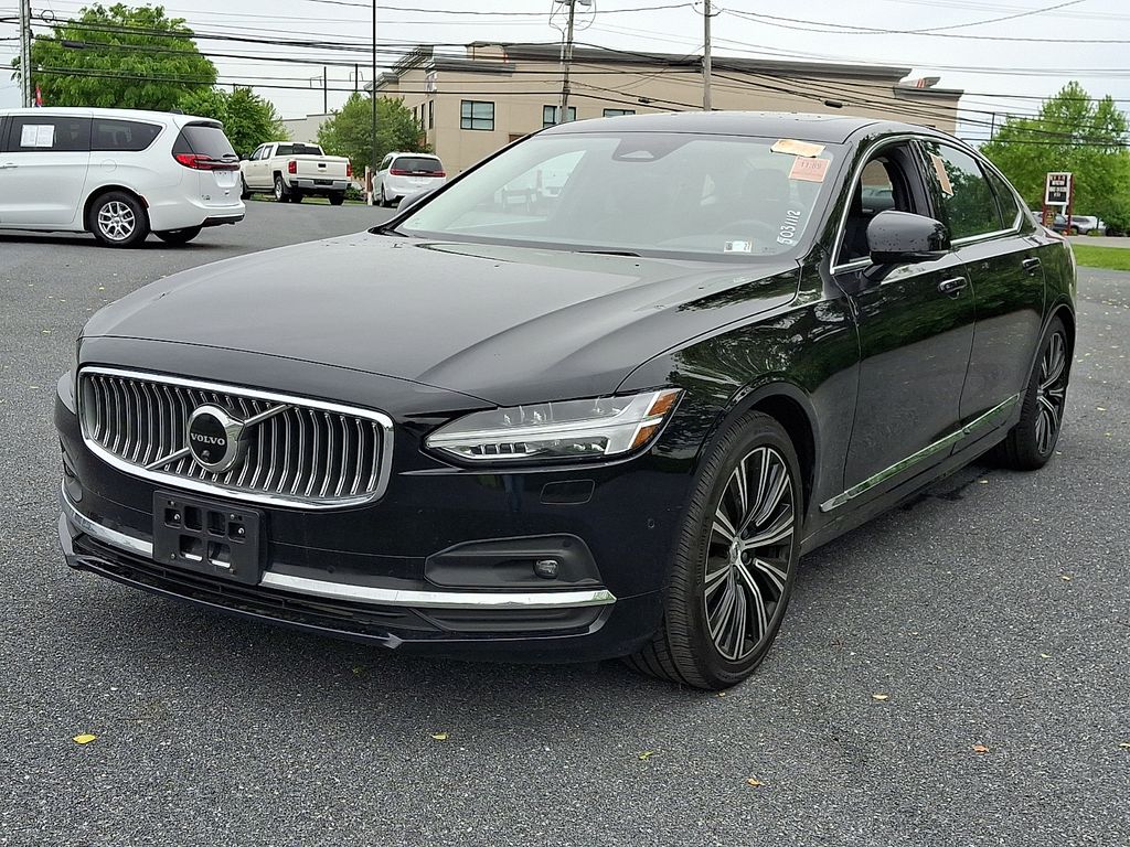 2023 Volvo S90 B6 Plus AWD's photo