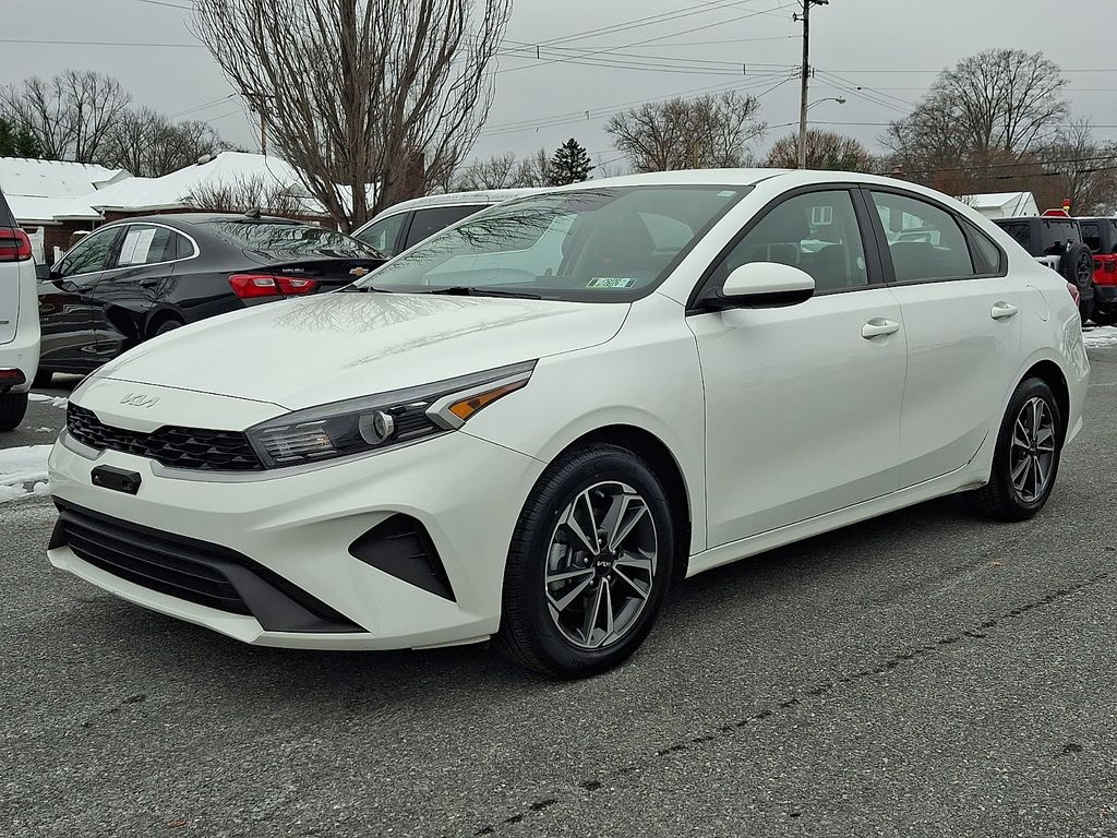 2024 Kia Forte LXS's photo