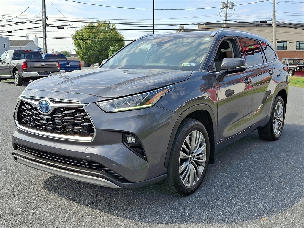 Used 2022 Toyota Highlander Hybrid Platinum SUV