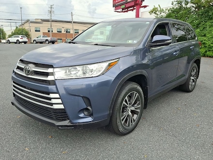 2019 Toyota Highlander LE V6 SUV