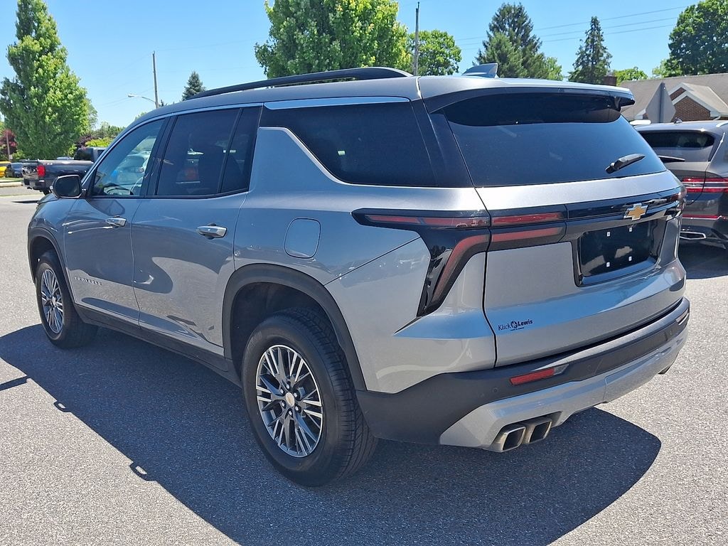 Used 2024 Chevrolet Traverse LT SUV