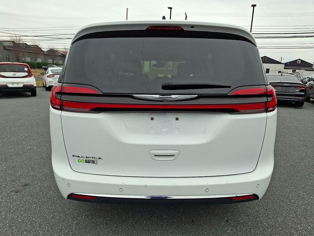 Used 2023 Chrysler Pacifica Touring L Van Passenger Van