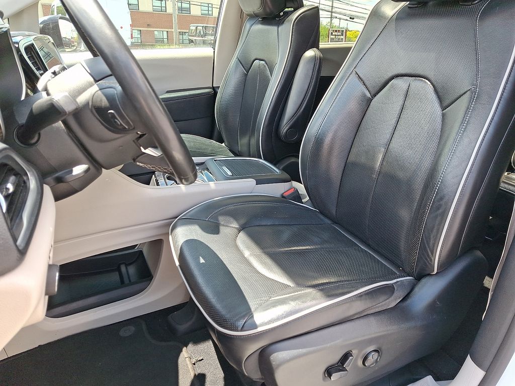 2023 Chrysler Pacifica Limited - Photo 15