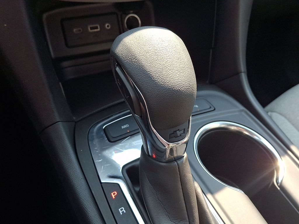 2024 Chevrolet Equinox LT - Photo 13