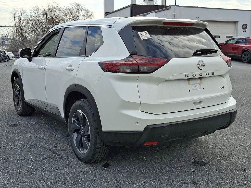 2024 Nissan Rogue SV's photo