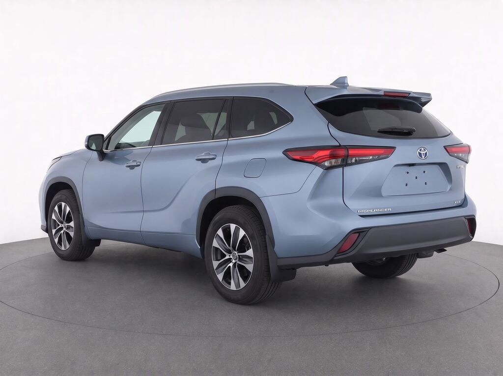 Used 2020 Toyota Highlander Hybrid XLE SUV