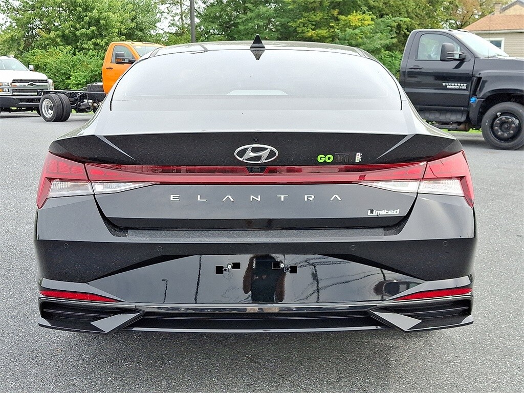 Used 2023 Hyundai Elantra Limited Sedan