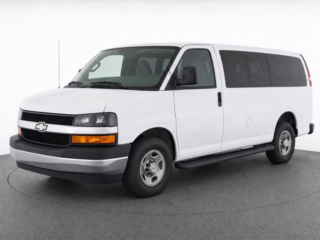 2013 Chevrolet Express 3500 LS's photo