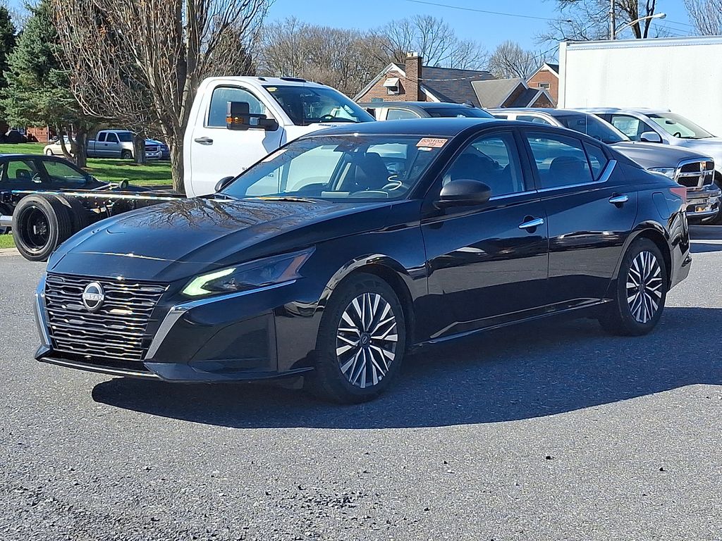 2025 Nissan Altima SV