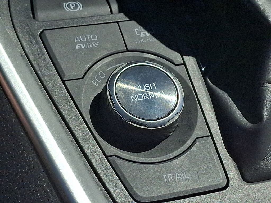 2024 Toyota RAV4 XSE - Photo 25