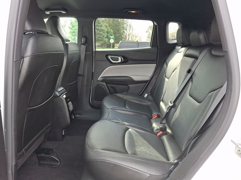 2025 Jeep Compass Limited - Photo 9