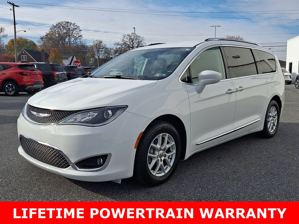 2020 Chrysler Pacifica Touring L's photo