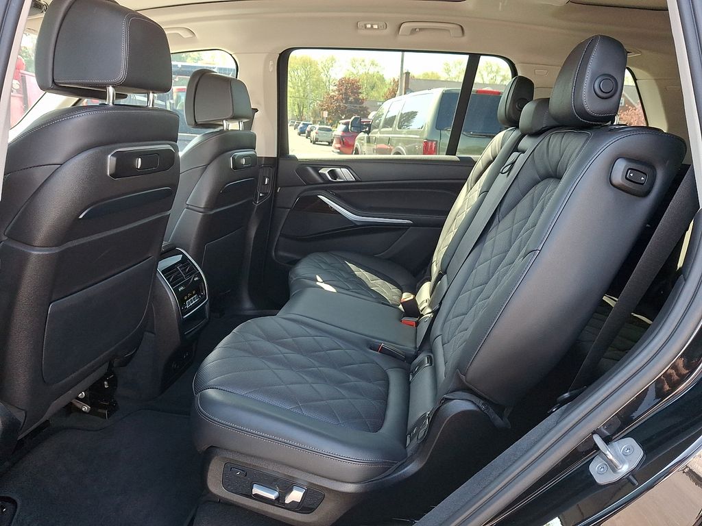 2023 BMW X7 40i - Photo 9