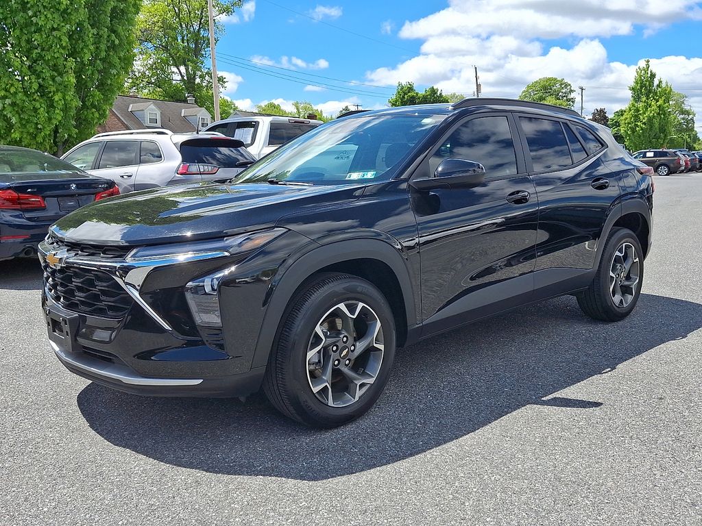 2025 Chevrolet Trax LT's photo