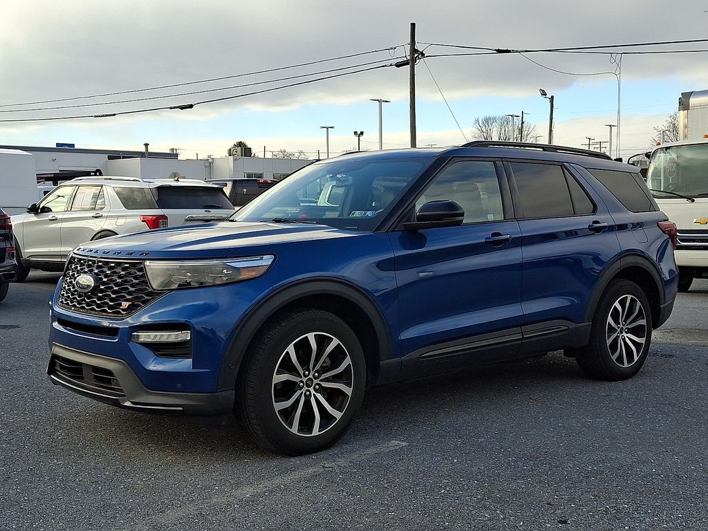2020 Ford Explorer ST's photo