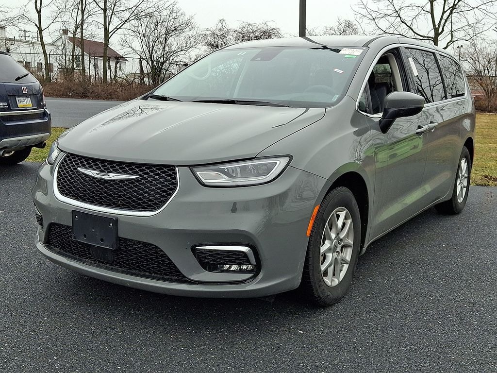 Used 2023 Chrysler Pacifica Touring L Van Passenger Van