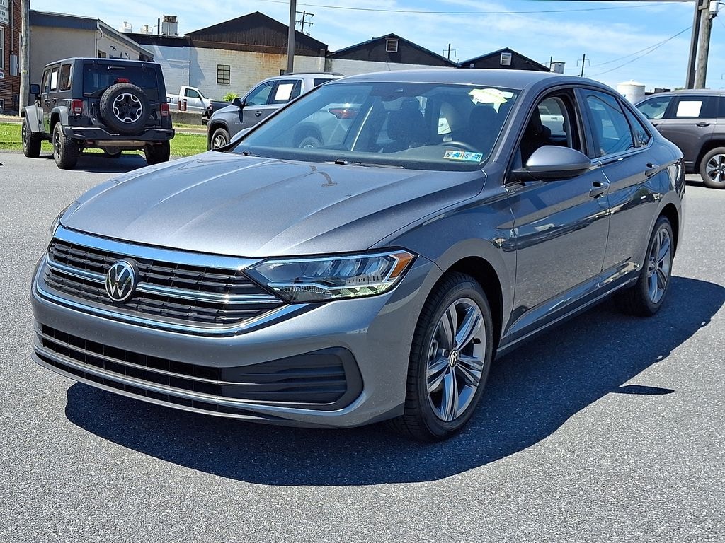 Used 2024 Volkswagen Jetta 1.5T SE Sedan