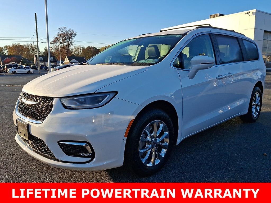 Used 2022 Chrysler Pacifica Touring L Van Passenger Van