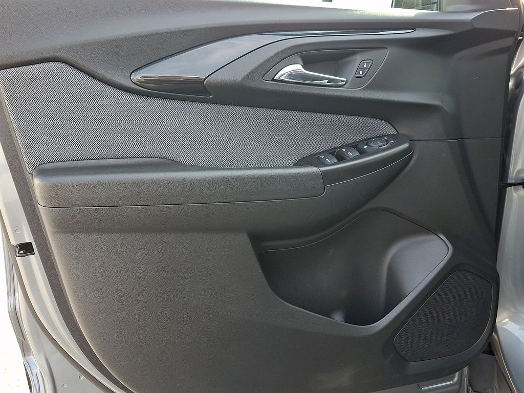 2023 Chevrolet TrailBlazer LT - Photo 11
