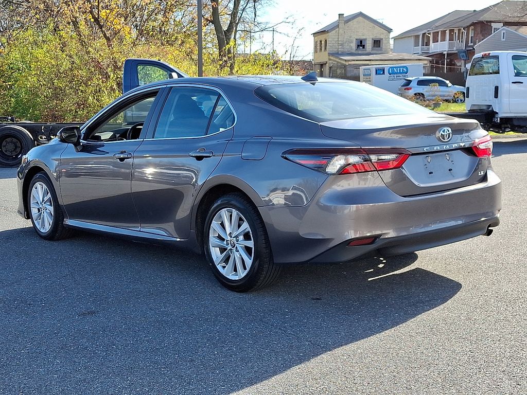 2024 Toyota Camry LE's photo