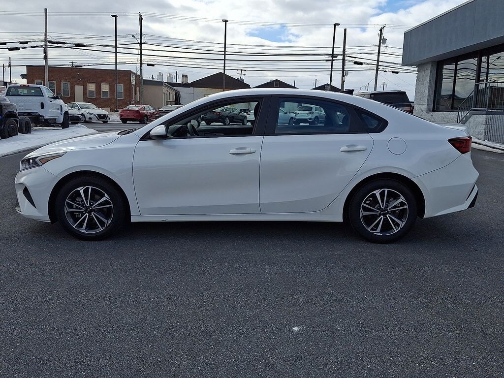 Used 2024 Kia Forte LXS Sedan