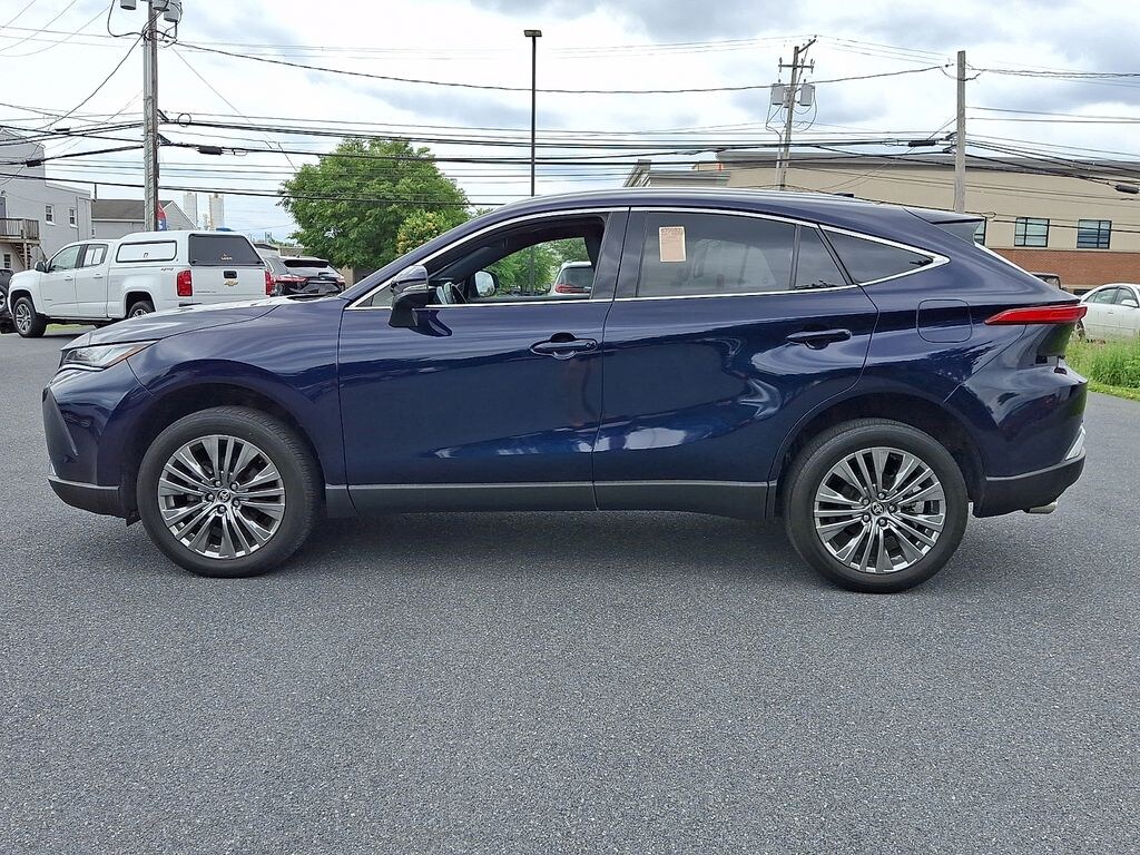 Used 2023 Toyota Venza XLE SUV