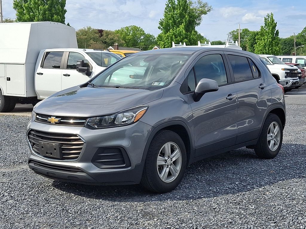 2020 Chevrolet Trax LS's photo