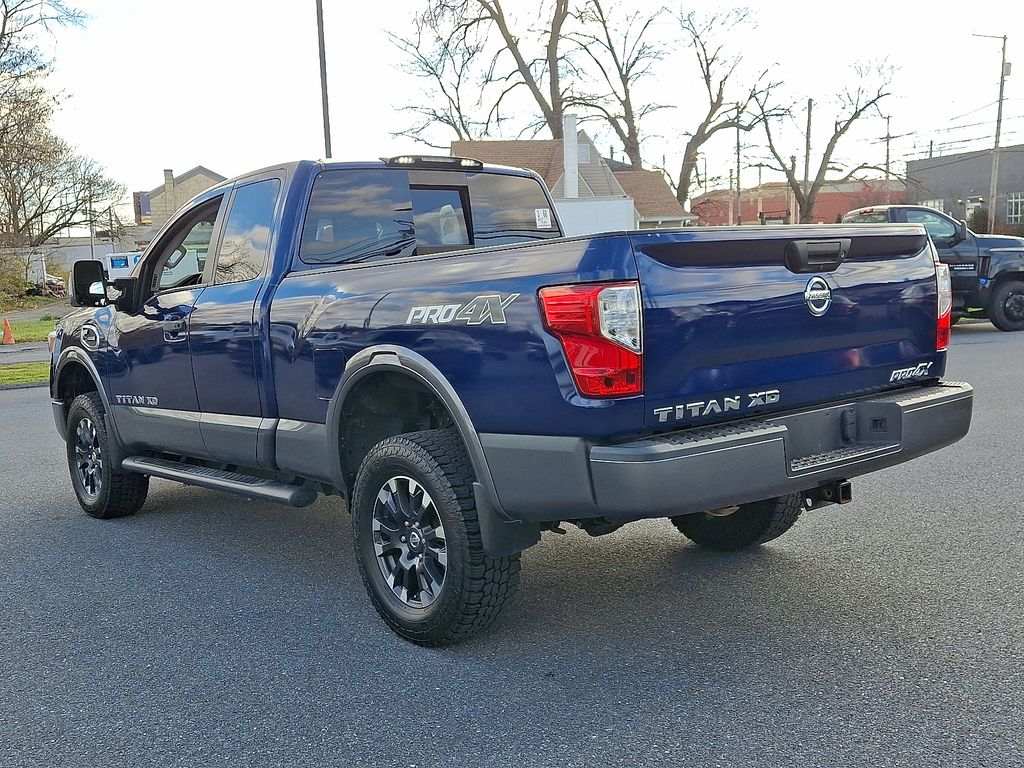 2017 Nissan Titan XD Pro-4X's photo