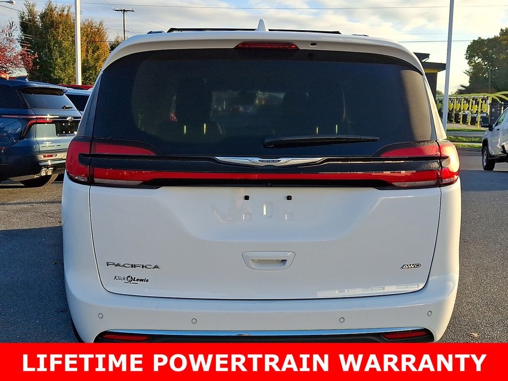 Used 2022 Chrysler Pacifica Touring L Van Passenger Van