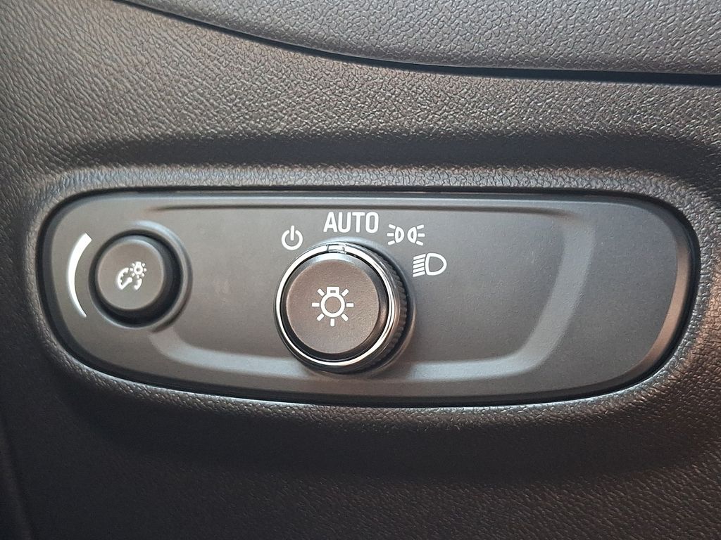 2024 Chevrolet Equinox LT - Photo 21