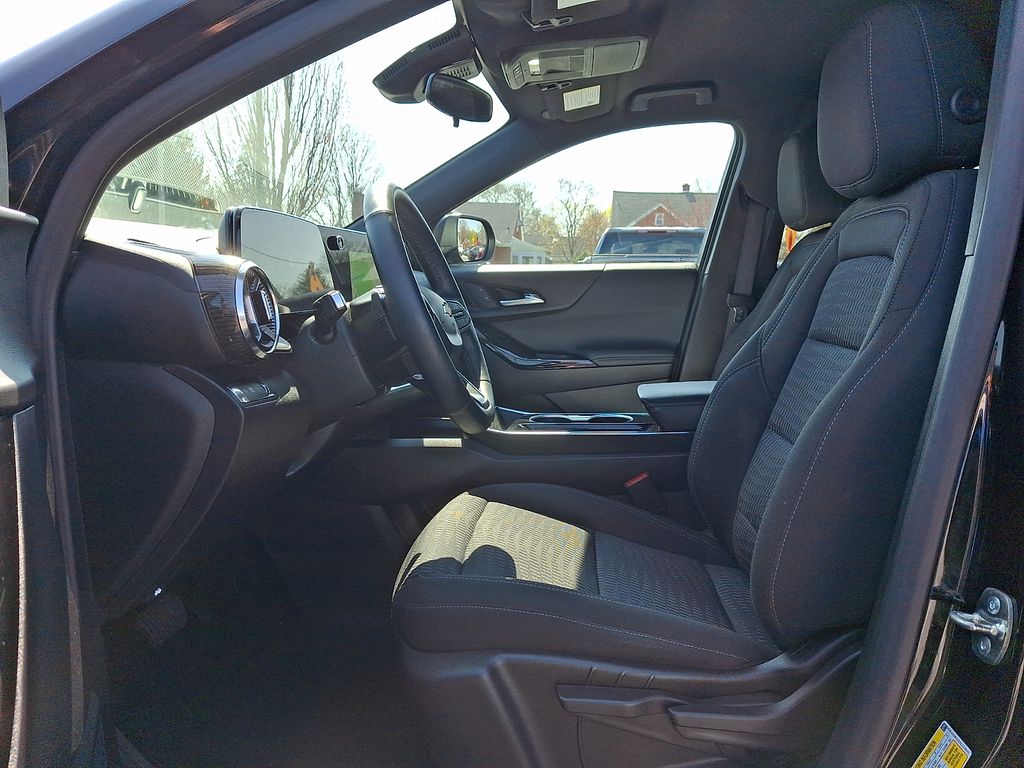 2025 Chevrolet Equinox LT - Photo 12