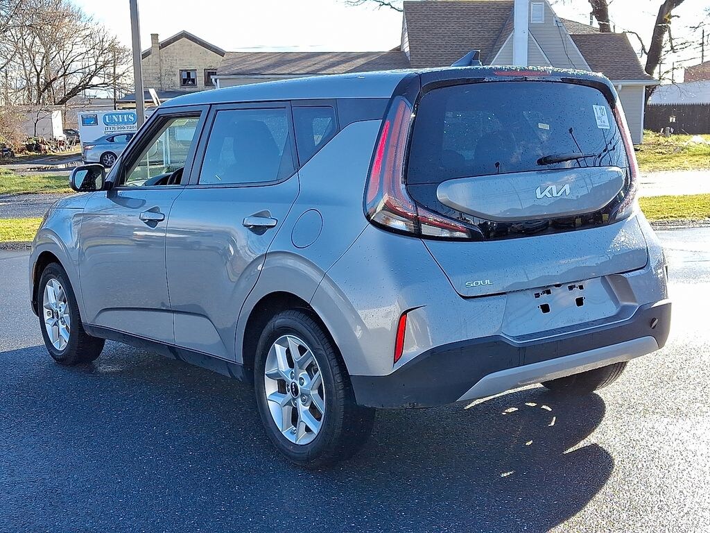 Used 2023 Kia Soul LX Hatchback