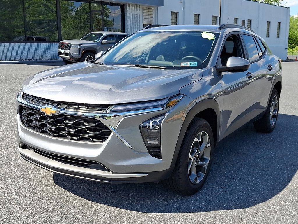 2025 Chevrolet Trax LT's photo