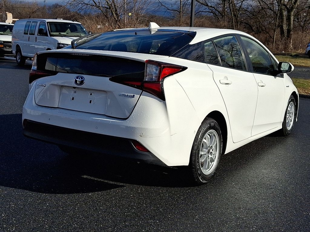 Used 2022 Toyota Prius L Hatchback
